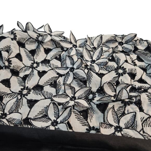 Anthropologie Moulinette Soeurs Overwhelmed Asters 3D Flower Eyelet Dress 8 - Picture 7 of 9